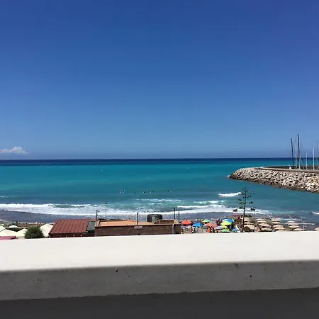 Szálloda Dei Gerani Rosignano Solvay