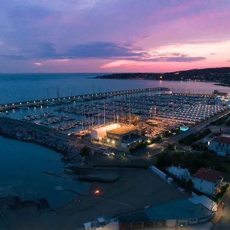 Hotel Dei Gerani 3*